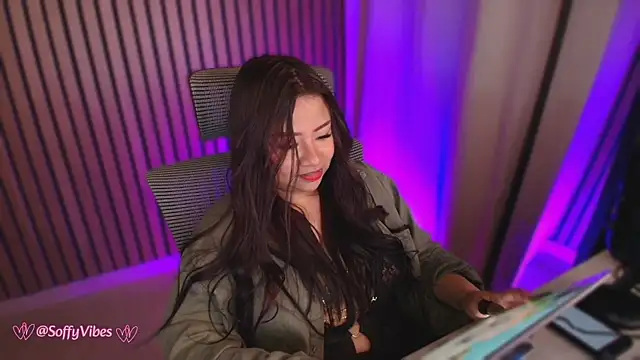 Snapshot of soffyvibes- chatting on 10-16-25, 08:11 soffyvibes- online show from 10-16-25, 08:11
