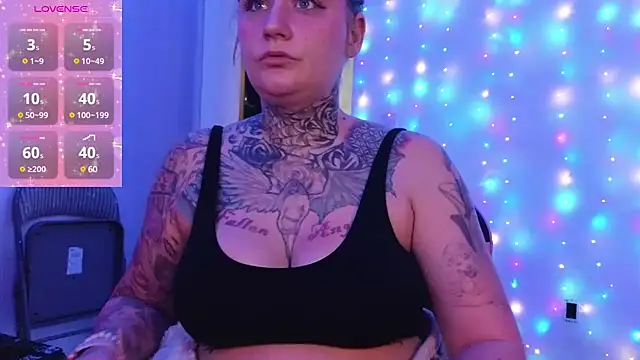 Snapshot of Lisacasandra chatting on 02-08-25, 11:44 Lisacasandra online show from 02-08-25, 11:44