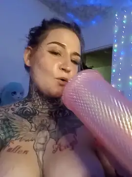 Snapshot of Lisacasandra chatting on 03-16-25, 04:41 Lisacasandra online show from 03-16-25, 04:41