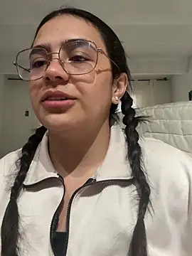 Emily Russo  online show from 01-22-25, 12:17