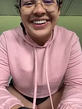 Emily Russo  online show from 01-28-25, 01:49