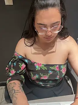 Emily Russo  online show from 01-07-25, 05:31