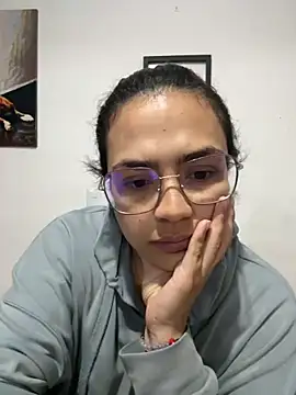 Emily Russo  online show from 01-26-25, 11:18