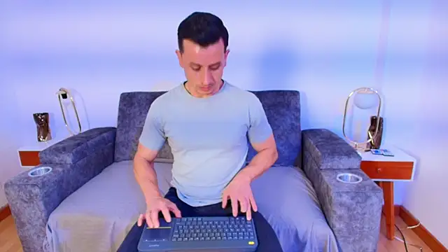 Andrewfalcon online show from 09-28-25, 01:07