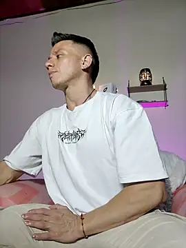 Andrewfalcon online show from 12-17-25, 09:09