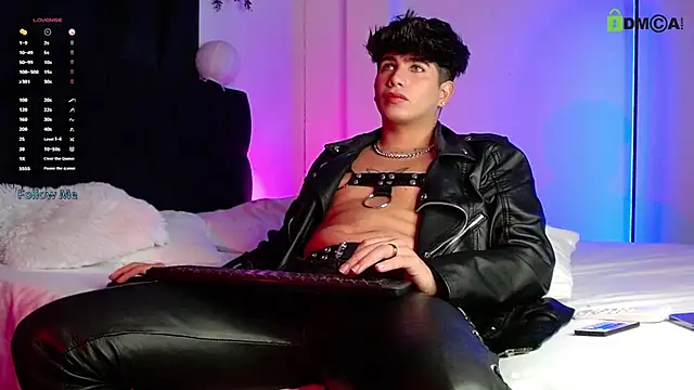 LyleBennett  online show from 10-21-25, 10:36