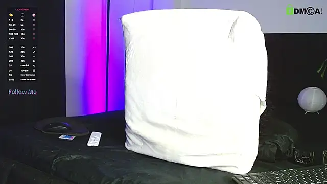 LyleBennett  online show from 09-24-25, 01:39