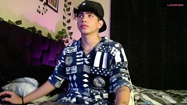 LyleBennett  online show from 02-17-25, 12:49