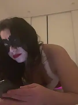 Snapshot of LindaCrouz chatting on 12-13-24, 12:20 LindaCrouz online show from 12-13-24, 12:20