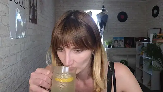 Nika Kitten online show from 05-05-26, 11:13