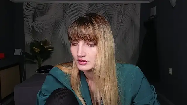 Nika Kitten online show from 12-02-25, 08:16