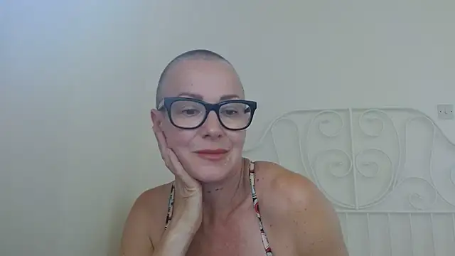 Snapshot of ELEGANT-ARIA36 chatting on 07-09-26, 01:21 ELEGANT-ARIA36 online show from 07-09-26, 01:21