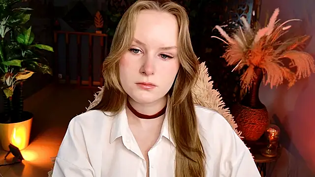 VivienLeeigh online show from 05-18-26, 05:13