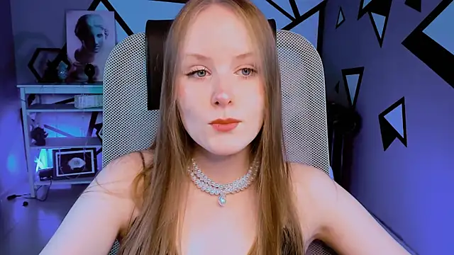 VivienLeeigh online show from 10-04-25, 09:33