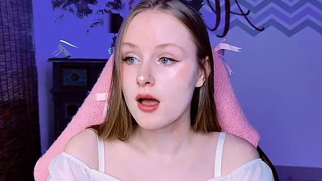 VivienLeeigh online show from 10-05-25, 01:24