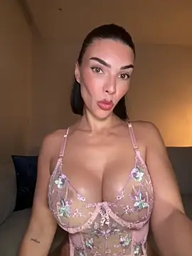 krissiswrld- online show from 12-18-25, 04:11