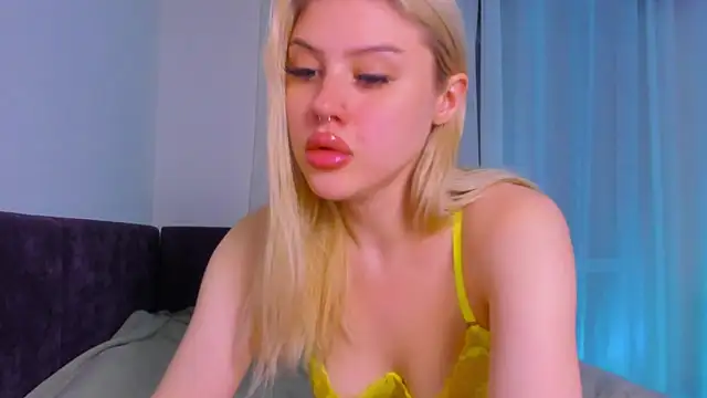  Kira Moon  online show from 11-14-25, 04:10