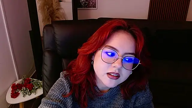 Snapshot of crimson_tati_ chatting on 02-25-25, 03:20 crimson tati online show from 02-25-25, 03:20