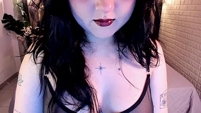 Snapshot of crimson_tati_ chatting on 07-01-26, 01:00 crimson tati online show from 07-01-26, 01:00