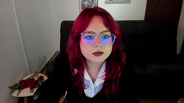 Snapshot of crimson_tati_ chatting on 09-12-25, 05:40 crimson tati online show from 09-12-25, 05:40