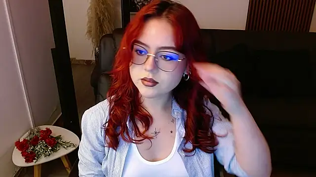 Snapshot of crimson_tati_ chatting on 02-23-25, 01:21 crimson tati online show from 02-23-25, 01:21