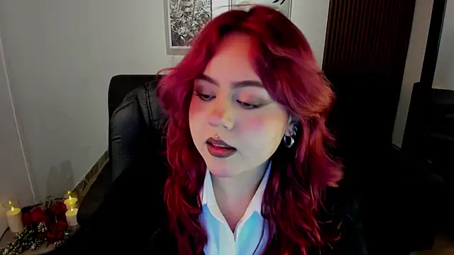 Snapshot of crimson_tati_ chatting on 09-30-25, 03:34 crimson tati online show from 09-30-25, 03:34