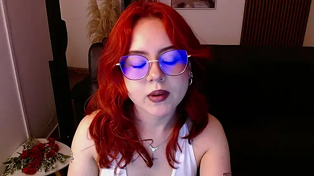 Snapshot of crimson_tati_ chatting on 03-22-25, 04:14 crimson tati online show from 03-22-25, 04:14