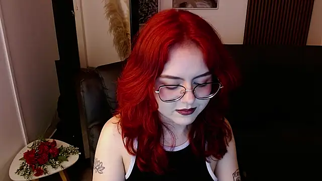 Snapshot of crimson_tati_ chatting on 03-08-25, 08:11 crimson tati online show from 03-08-25, 08:11