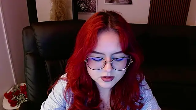 Snapshot of crimson_tati_ chatting on 02-23-25, 04:24 crimson tati online show from 02-23-25, 04:24