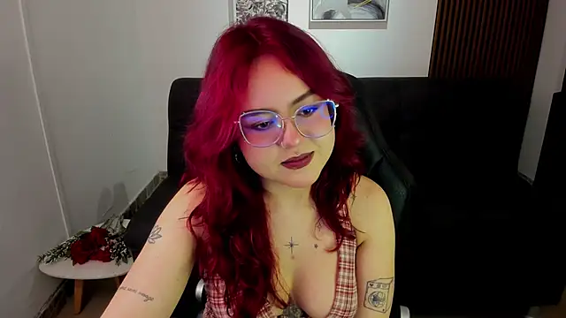 Snapshot of crimson_tati_ chatting on 09-09-25, 04:55 crimson tati online show from 09-09-25, 04:55