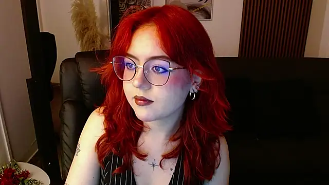 Snapshot of crimson_tati_ chatting on 03-14-25, 04:32 crimson tati online show from 03-14-25, 04:32