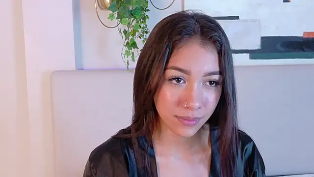 Snapshot of MiaOconner chatting on 03-22-25, 06:03 MiaOconner online show from 03-22-25, 06:03