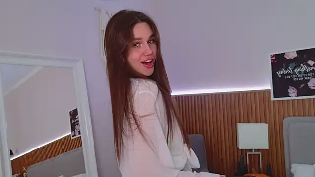 RihannaRose online show from 10-29-25, 05:12