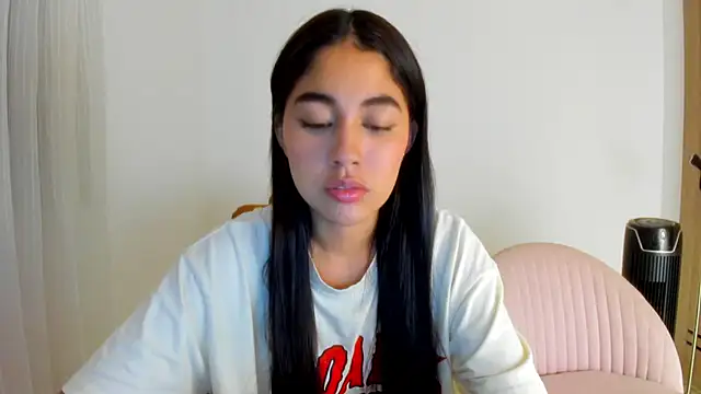 AriaMontgomery online show from 06-16-26, 05:18