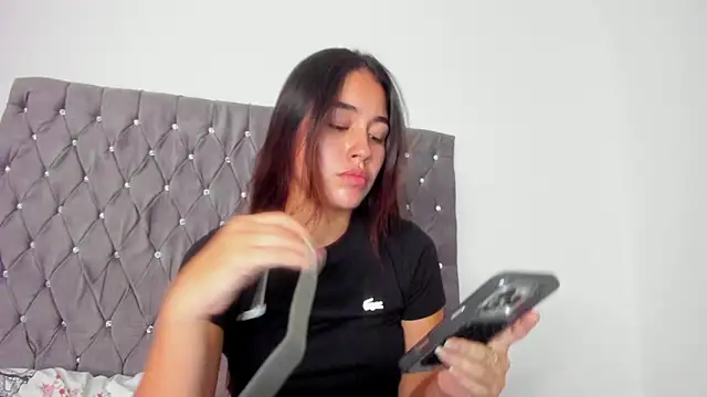 AriaMontgomery online show from 09-18-25, 05:32