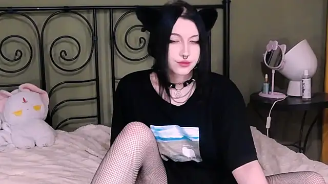 Snapshot of BlackyTea chatting on 09-21-25, 12:05 BlackyTea online show from 09-21-25, 12:05