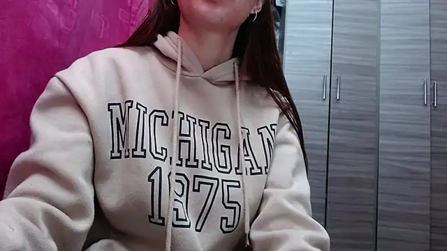 holy juli online show from 03-04-26, 03:47