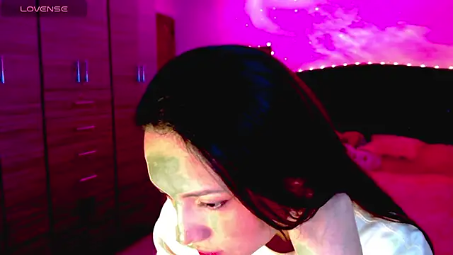 holy juli online show from 11-21-25, 05:50