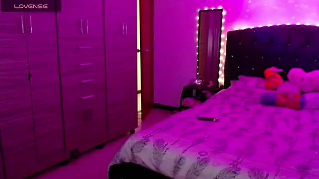 holy juli online show from 10-03-25, 03:09