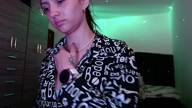 holy juli online show from 06-11-26, 04:20