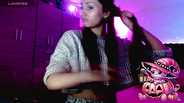 holy juli online show from 10-28-25, 02:45