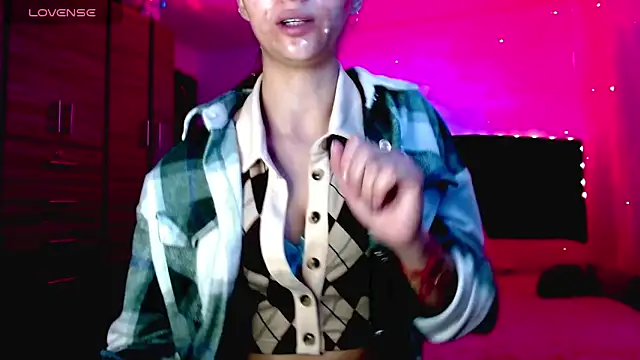 holy juli online show from 11-23-25, 04:11