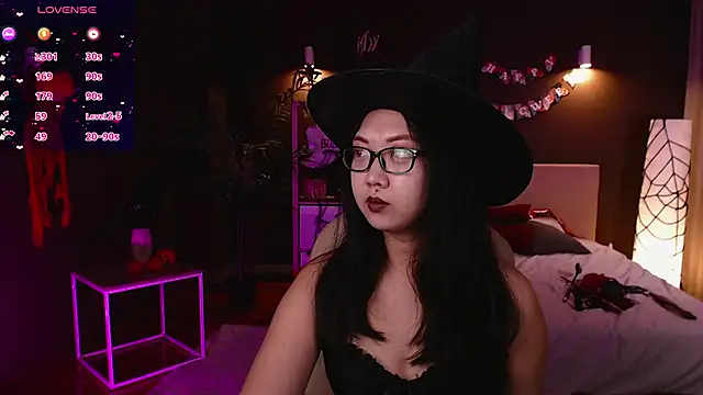 Marine Vact online show from 10-31-25, 02:02