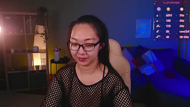 Snapshot of Marine_Vact chatting on 09-26-25, 02:02 Marine Vact online show from 09-26-25, 02:02