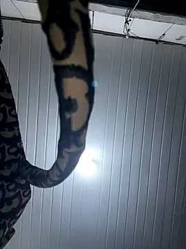 luara1988 online show from 12-14-25, 11:54