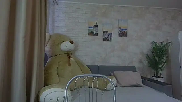 Anika bloom online show from 09-28-25, 06:53