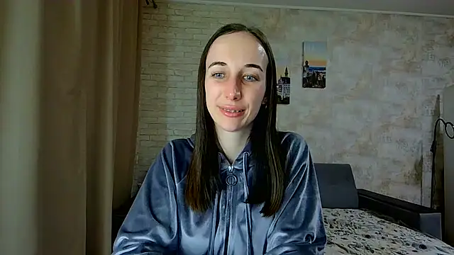 Snapshot of Anika_bloom chatting on 04-24-26, 07:05 Anika bloom online show from 04-24-26, 07:05
