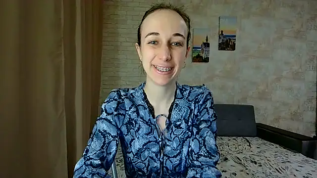 Snapshot of Anika_bloom chatting on 04-16-26, 09:39 Anika bloom online show from 04-16-26, 09:39