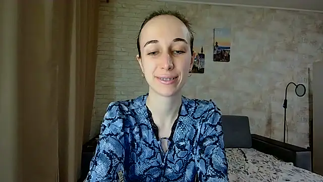 Snapshot of Anika_bloom chatting on 04-16-26, 08:42 Anika bloom online show from 04-16-26, 08:42