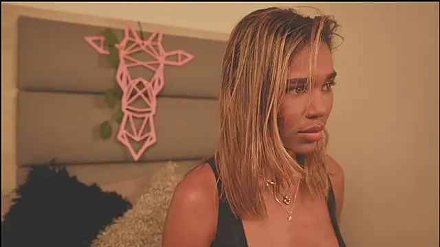 Lily Miiller online show from 02-11-26, 10:09